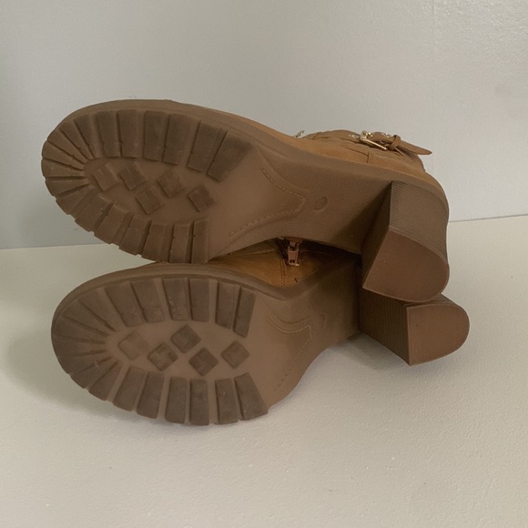 EUC GBG G by Guess Camel Quilted Leather Platform Booties Lace Up Boots - Picture 8 of 11